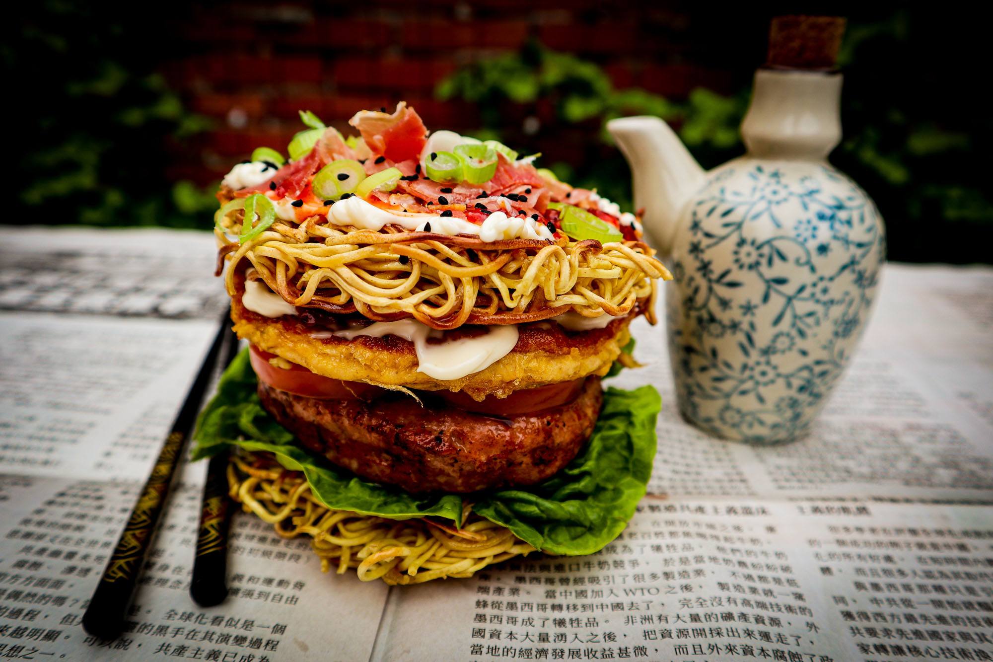 BBQ ramen burger - BBQ Experience Center BE